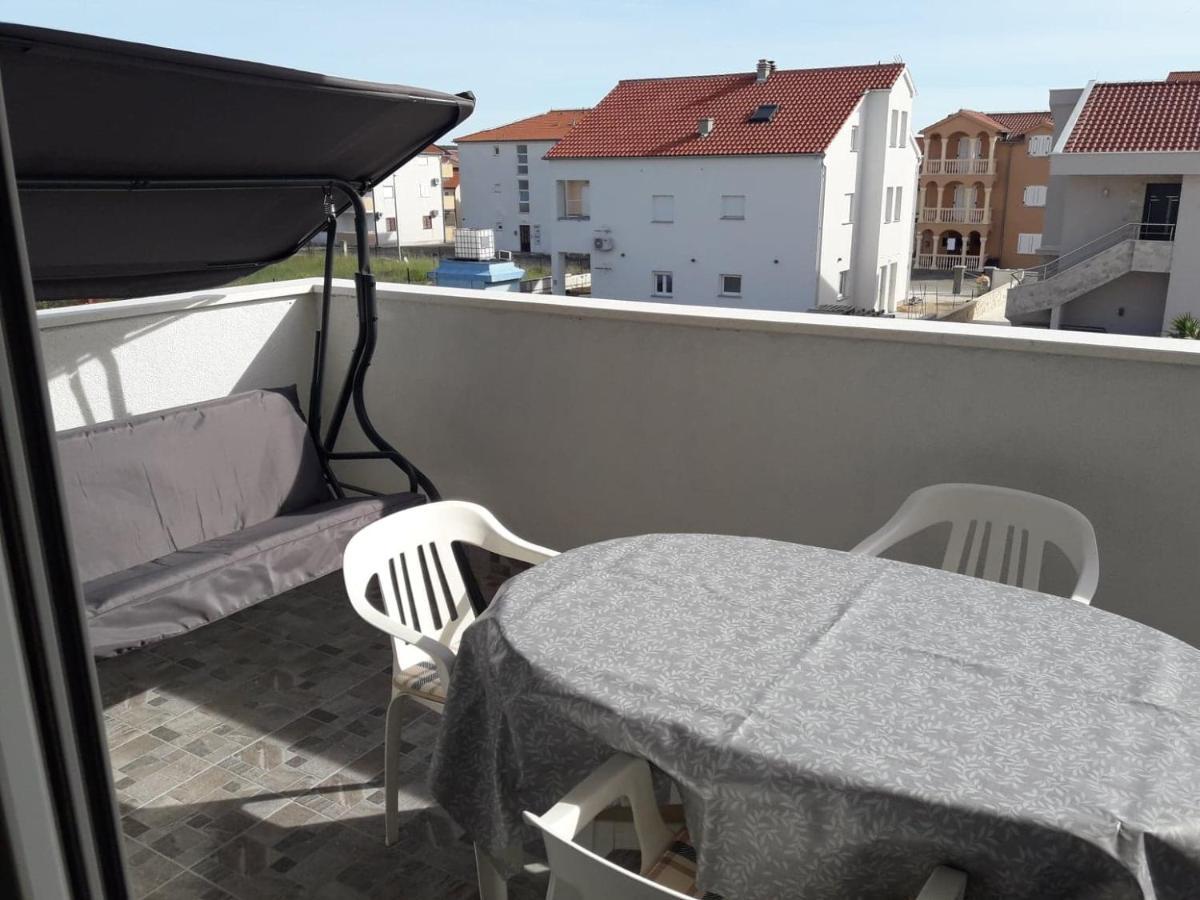 Apartman Sandra Vodice Exterior foto